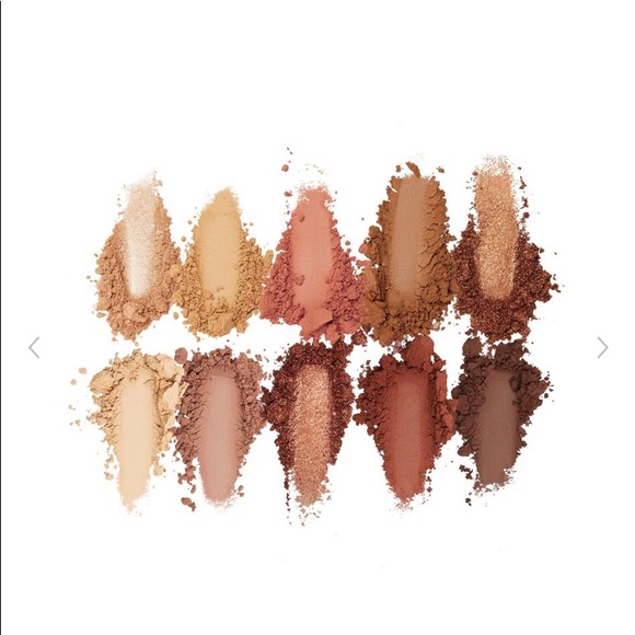 KKW BEAUTY
Classic Eyeshadow Palette - Picture 4 of 5